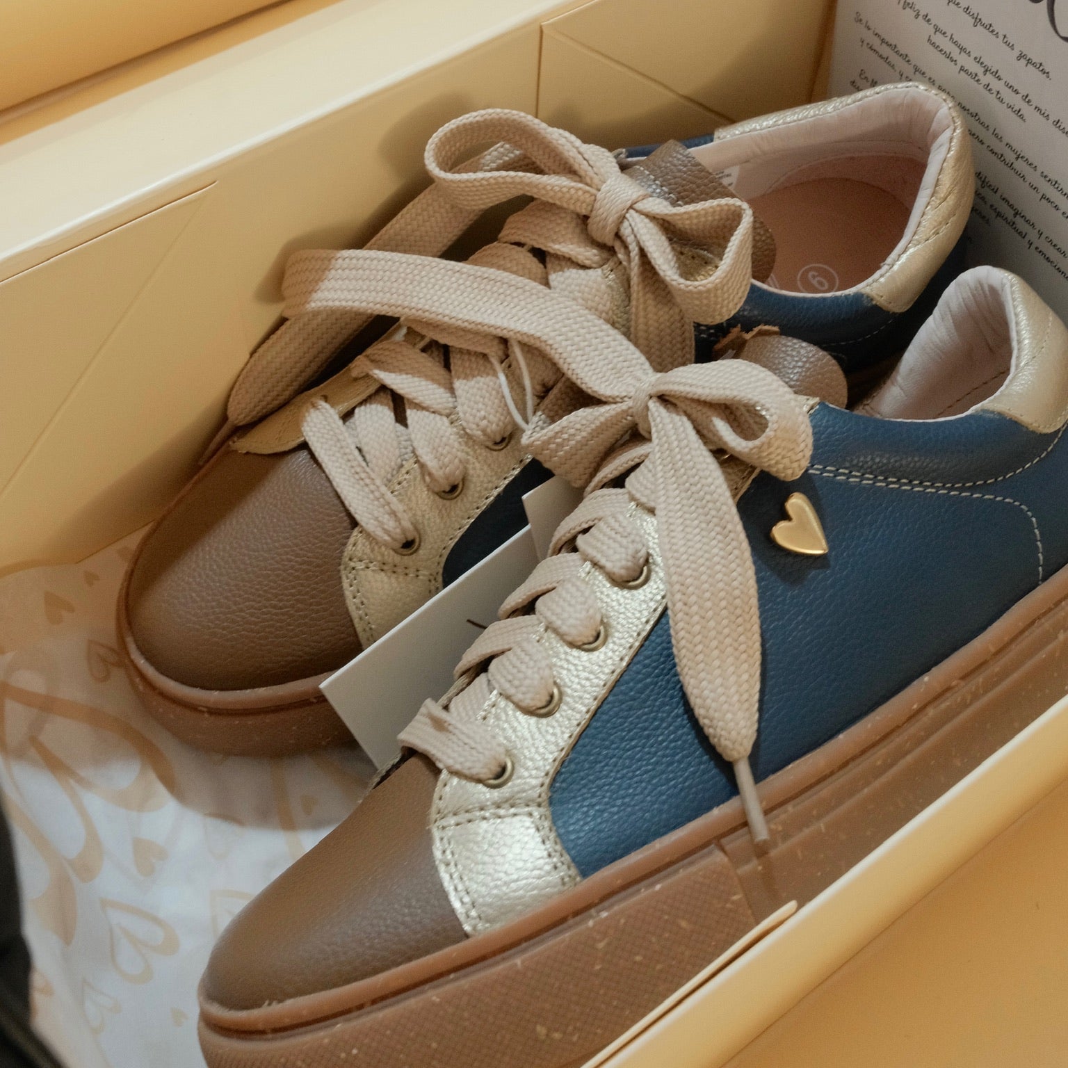 Gaia Sneakers - Blue Cocoa