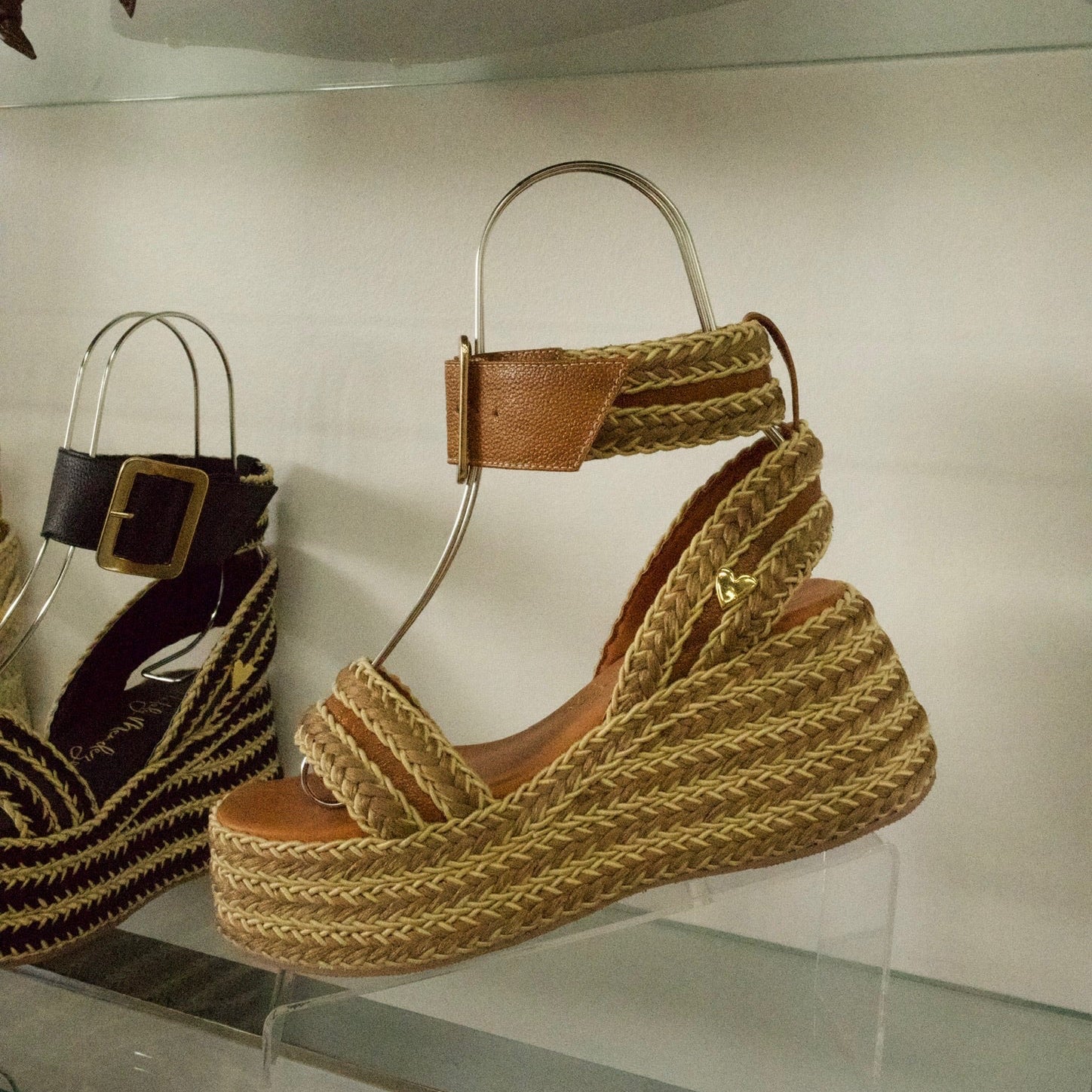 Isis Sandals - Camel