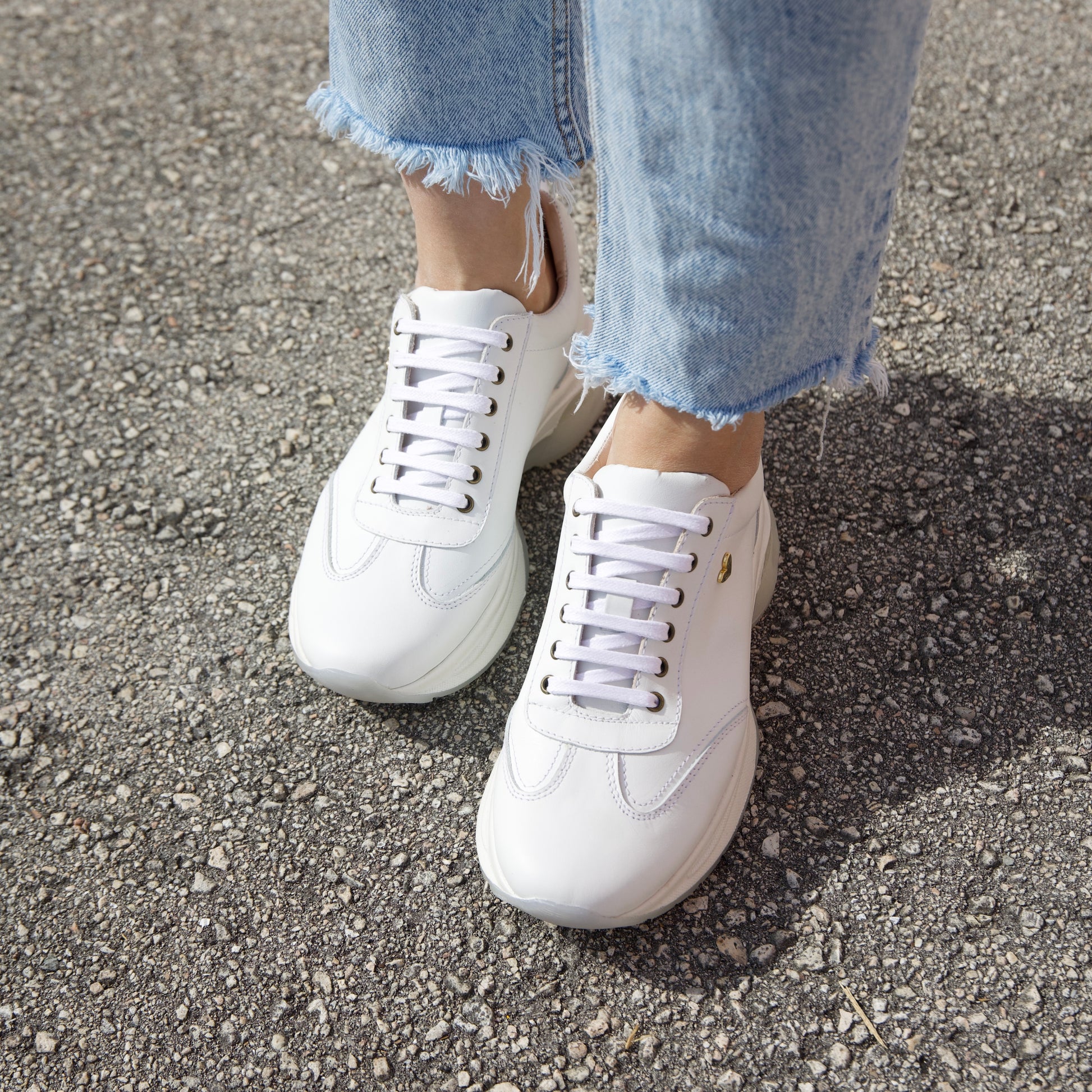 Ayra Sneakers - White