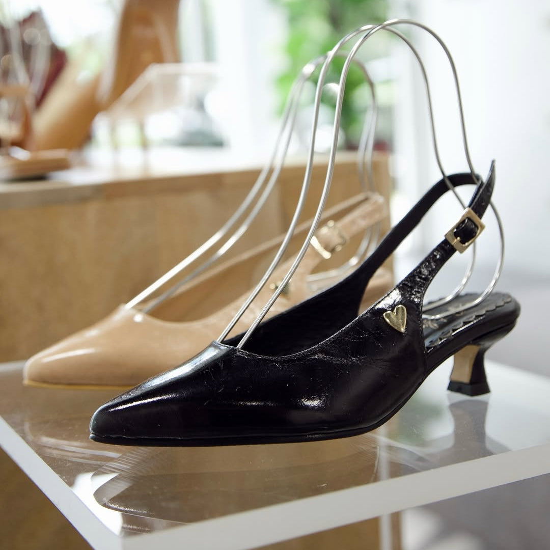 Zapatos de Tacón Bajo de Punta Celia - Negro