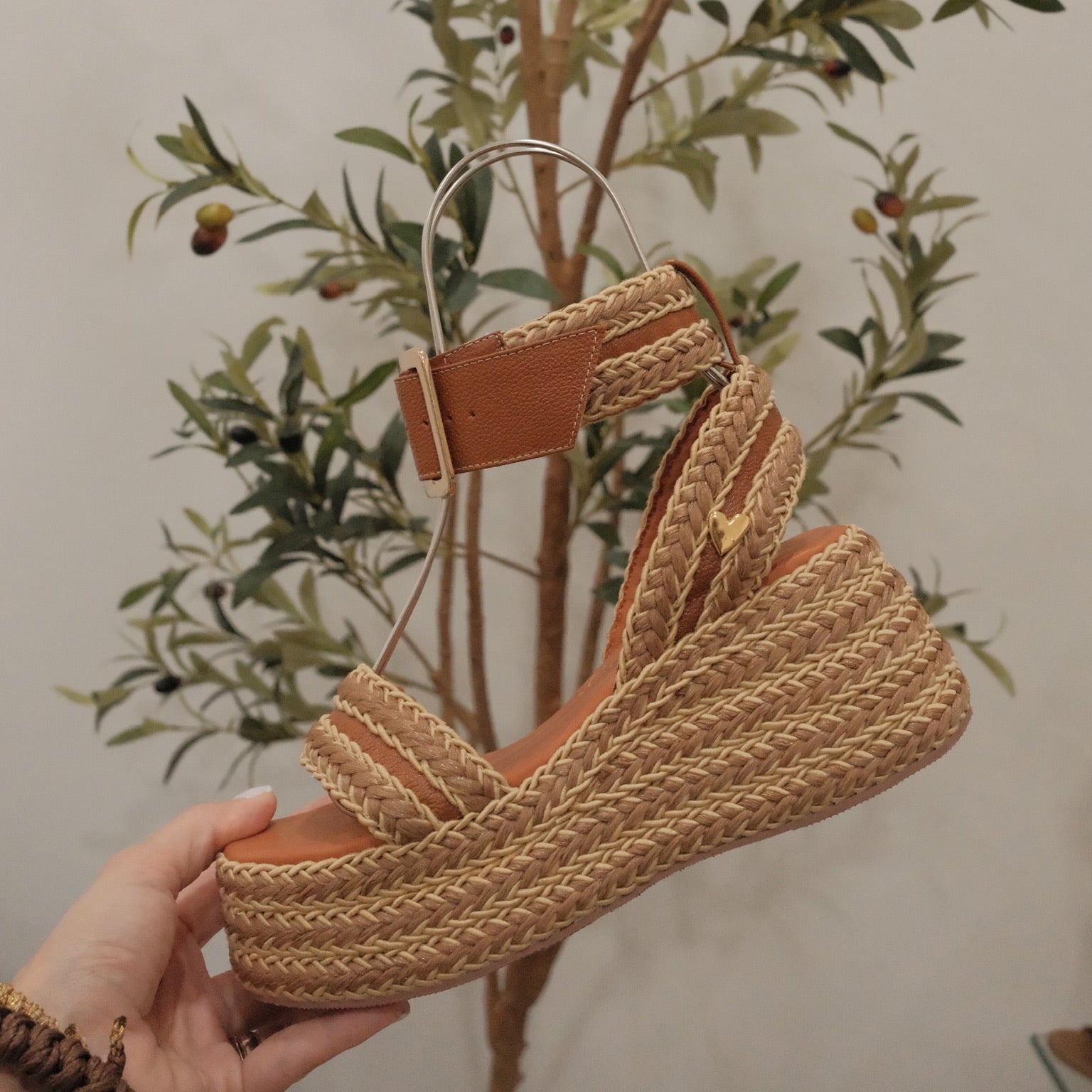 Isis Sandals - Camel