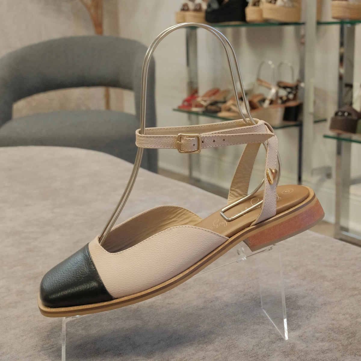 Madeline Flats - Nude & Black