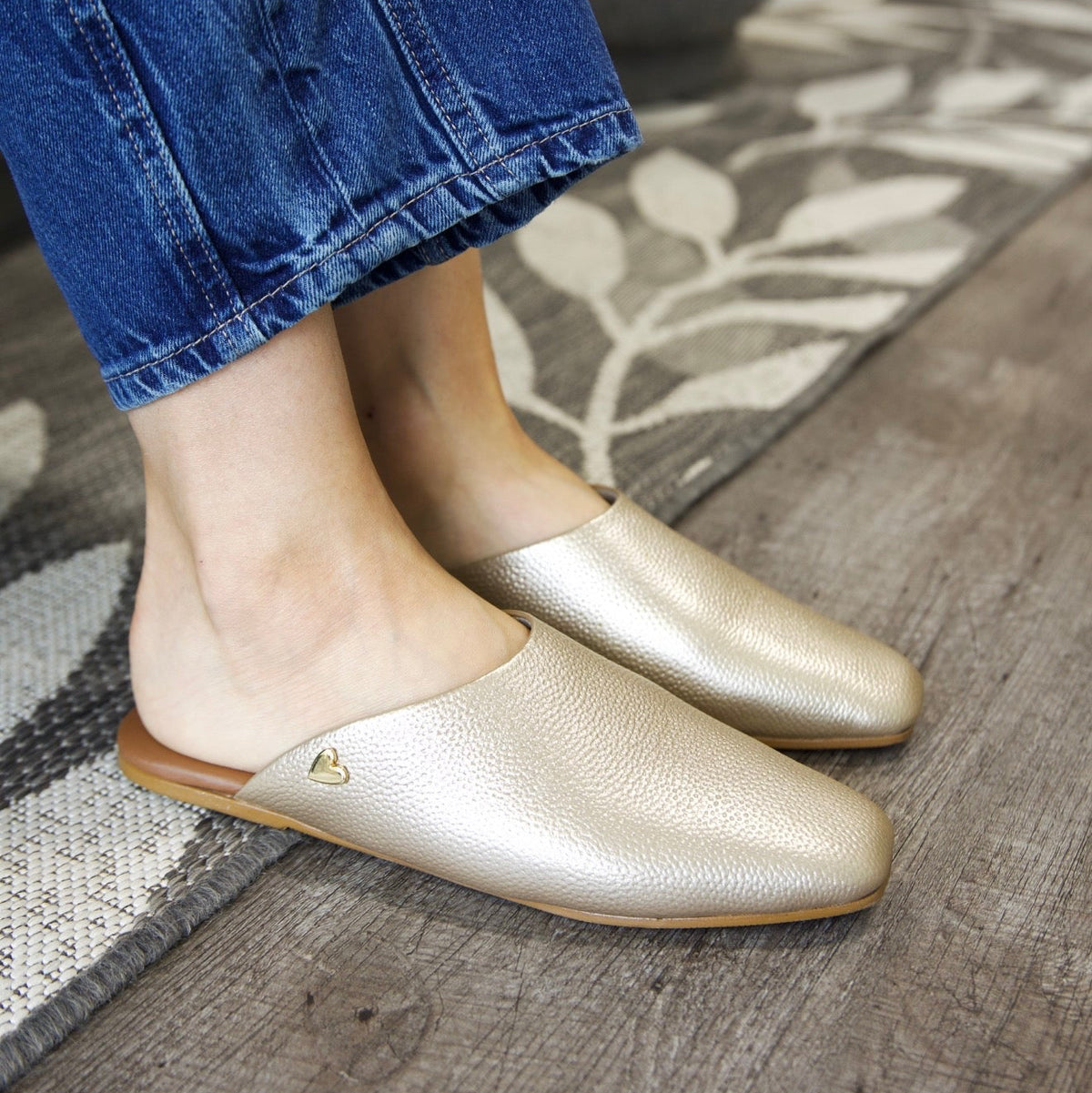 Dalila Mules - Gold