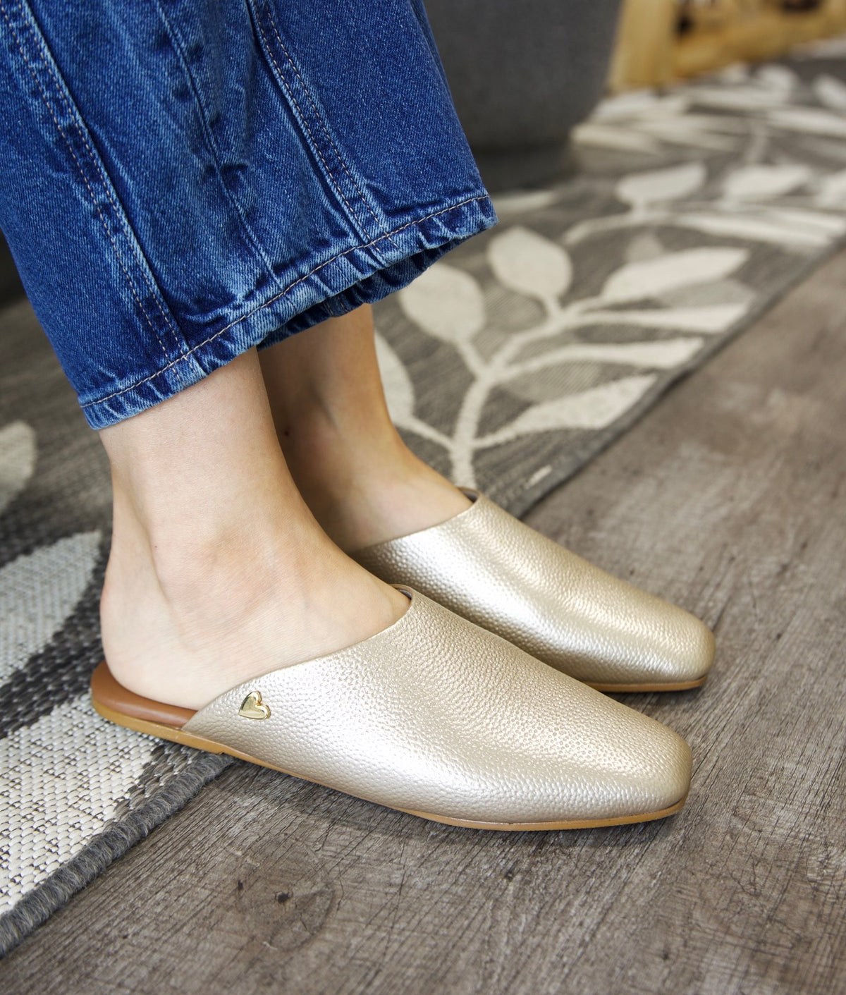 Dalila Mules - Gold