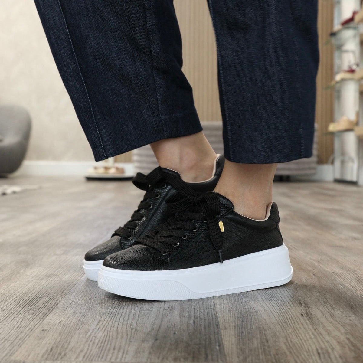 Briana Sneakers - Black [Deluxe]