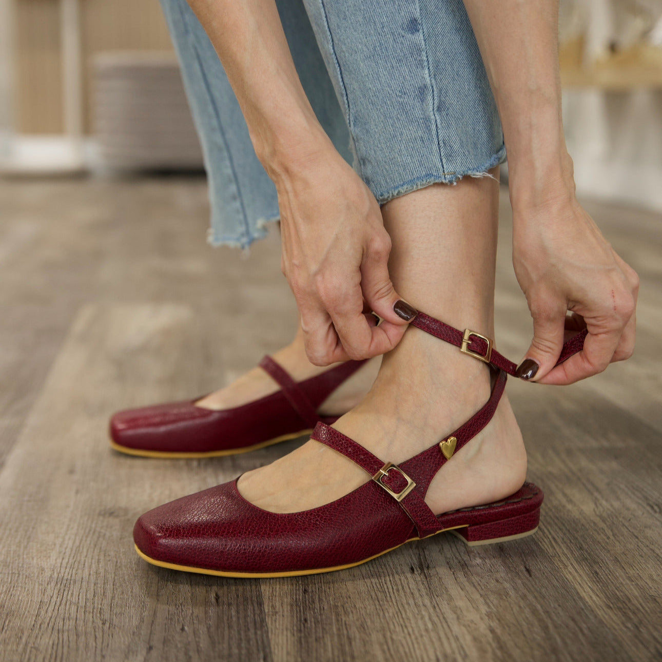 Scarlett Flats - Burgundy