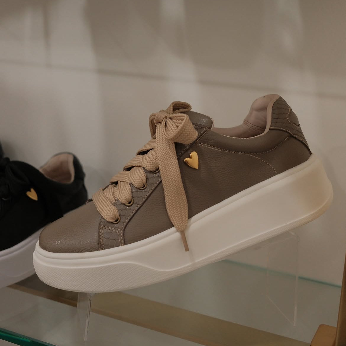 Briana Sneakers - Taupe [Deluxe]