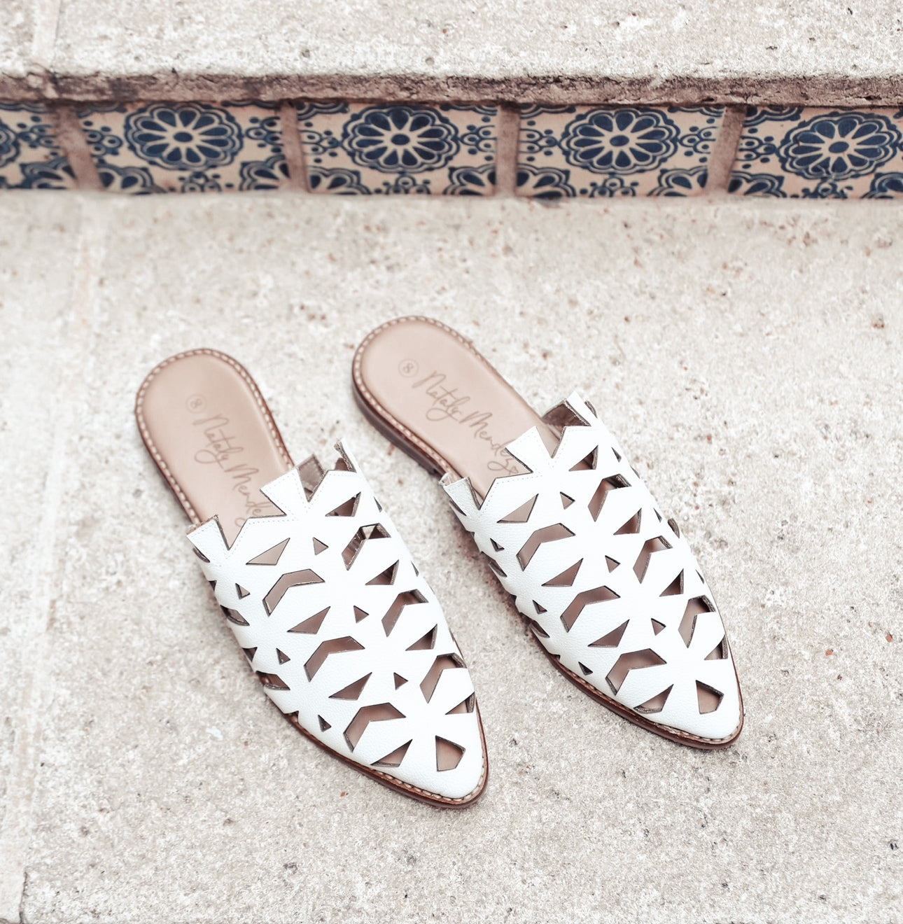 Flats Hoja - White by Nataly Mendez, Genuine leather, Insole lining made of leather Italian, Heel height .5 cm Handmade