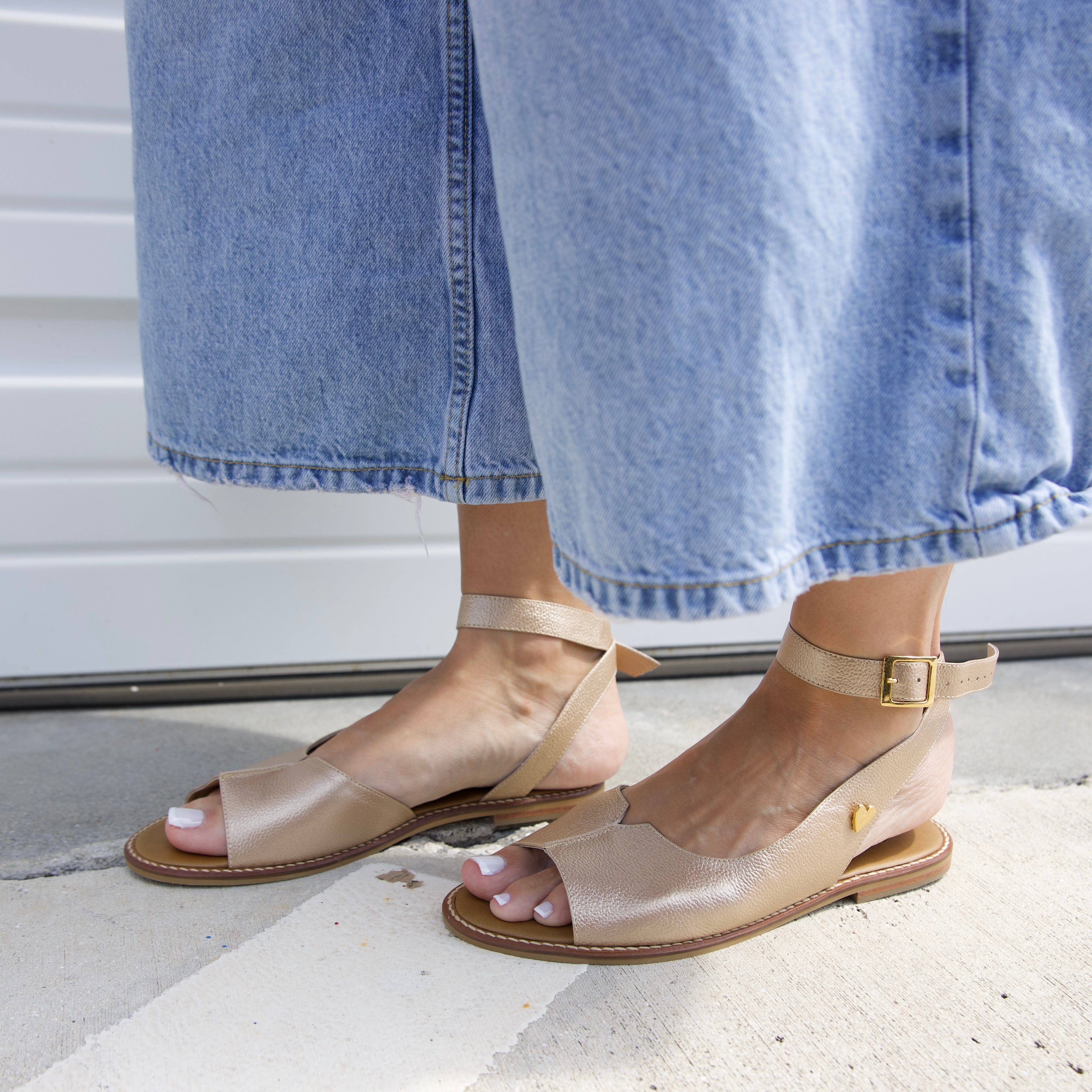 Jess Flat Sandals - Gold by Nataly Mendez, Genuine leather; Insole lining made of leather Italian,Heel height .5 cm Handmade