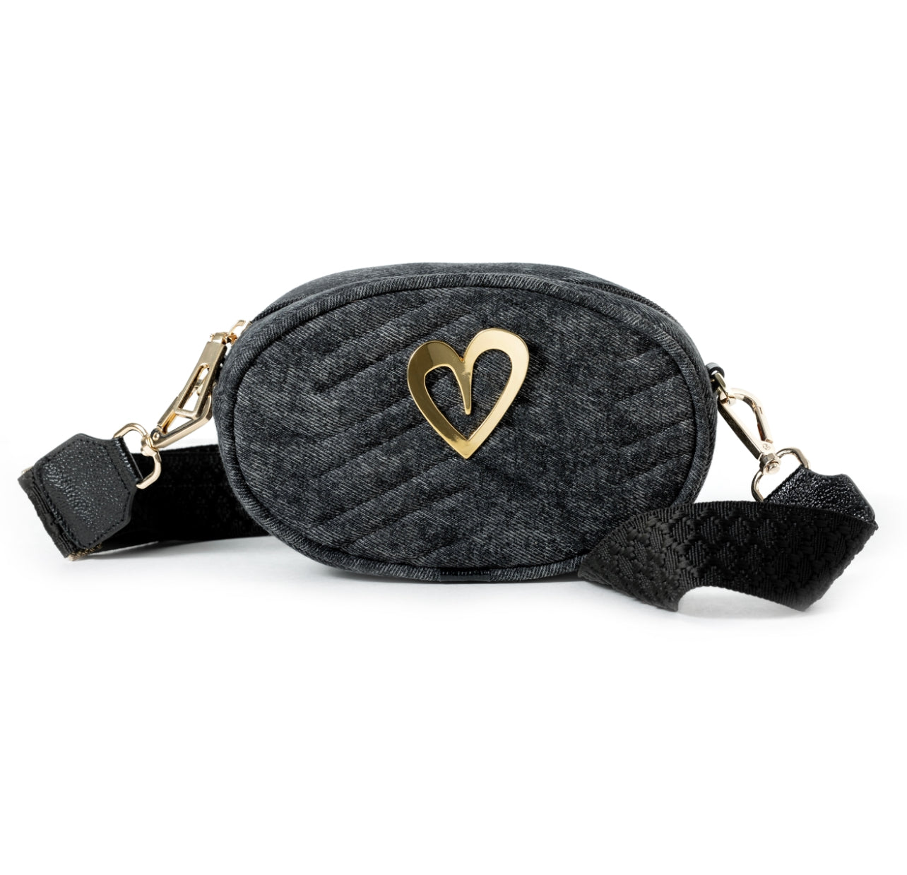 Pamela Bag by Nataly Mendez FEATURES Denim fabric Adjustable 5" x 7" Gold Heart Medida del cinturón: 42.5” Incluye correa y strap.