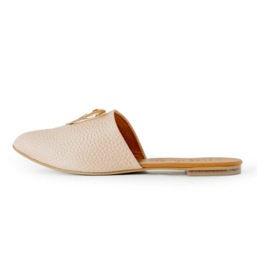 Tina by Nataly Mendez FEATURES Genuine leather Insole lining made of leather Italian sole Heel height .5 cm Handmade