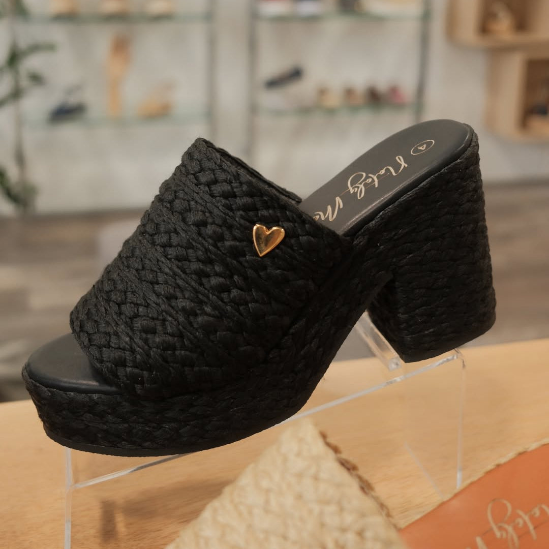 Lizzie Sandals - Black