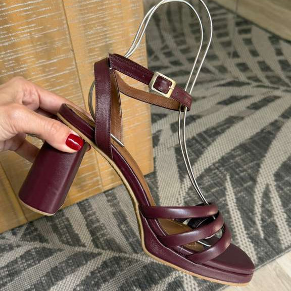 Taylor Heel Sandals - Burgundy
