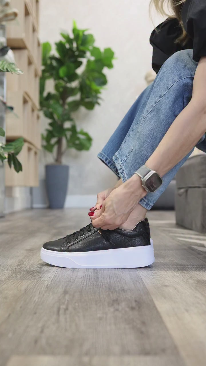 Briana Sneakers - Black [Deluxe]