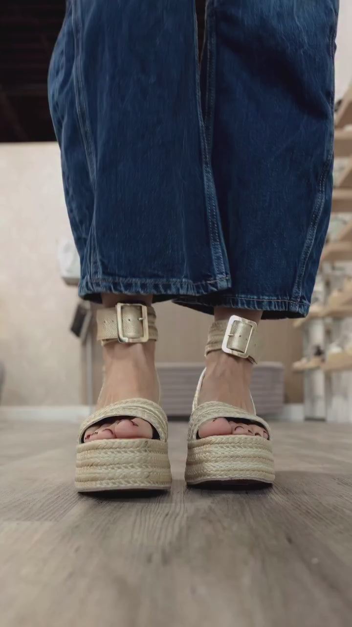 Isis Sandals - Gold