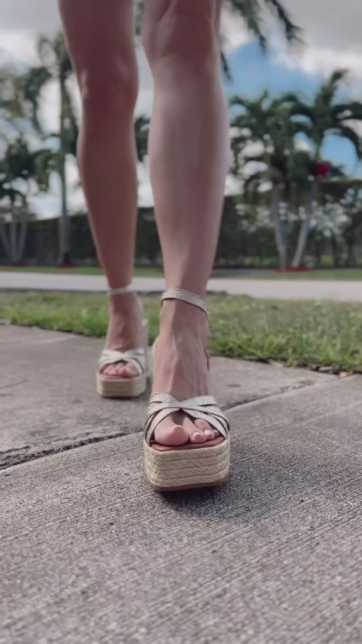 セルディア　カリー Klaire Sandals Gold | Genuine Leather