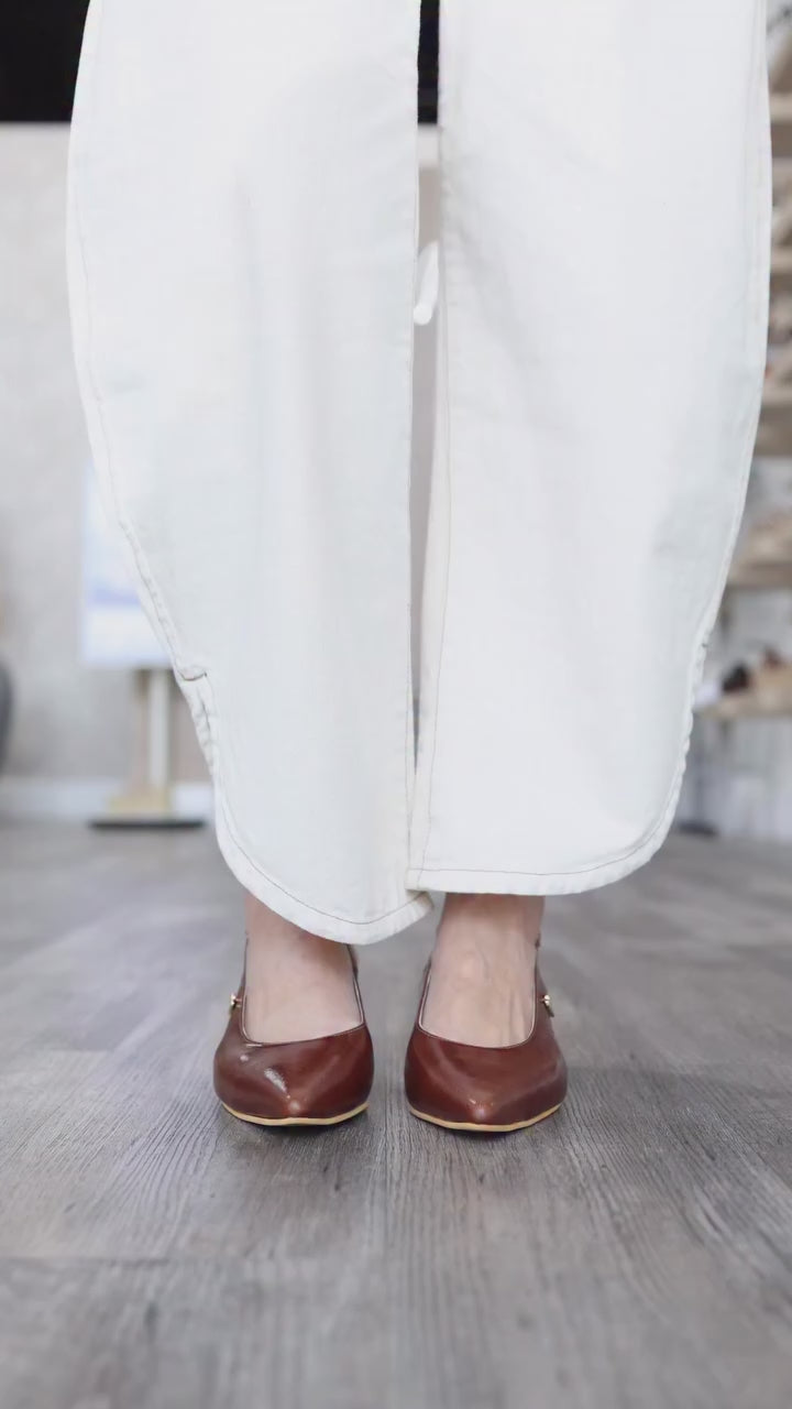 Zapatos de Tacón Bajo de Punta Celia - Mocca