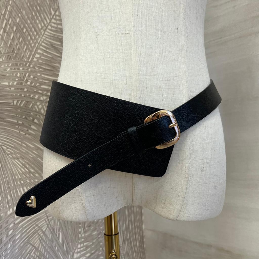  Belt Selene  by Nataly Mendez. SIZE S: 100 cm (39.4") SIZE M: 104 cm (41") SIZE L: 110 cm (43.3")  Genuine Leather Hand Made Design